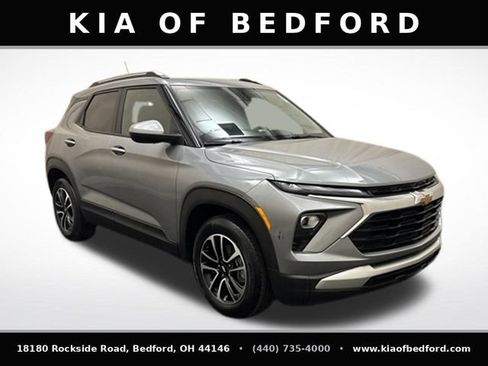 Used 2026 Chevrolet TrailBlazer LT FWD image 3
