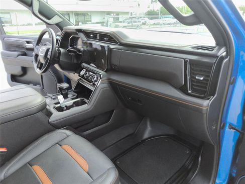 Used 2023 GMC Sierra 1500 AT4 w/ AT4 Premium Package AWD/4WD image 30