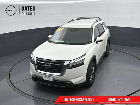 Used 2024 Nissan Pathfinder SV AWD/4WD image 46