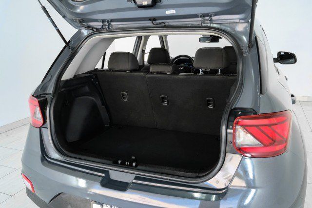 Used 2024 Hyundai Venue SEL FWD image 52
