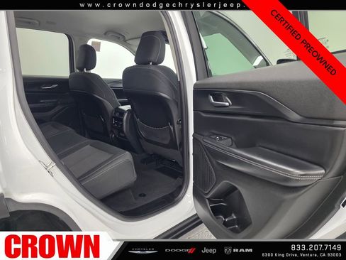 Certified 2024 Jeep Grand Cherokee Laredo AWD/4WD image 15