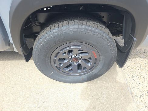 New 2025 Nissan Frontier PRO-4X image 12