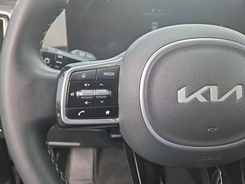 Used 2025 Kia Sorento S w/ Panoramic Sunroof Package FWD image 12