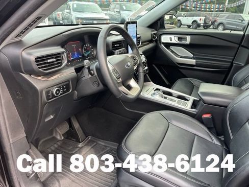 Used 2024 Ford Explorer Limited w/ Limited Technology Package RWD image 6