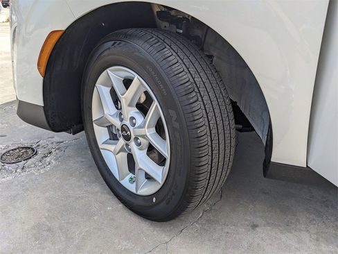 Certified 2025 Kia Soul LX image 39