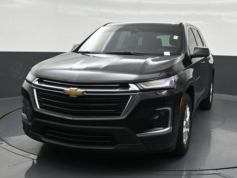 Used 2023 Chevrolet Traverse LS FWD image 9
