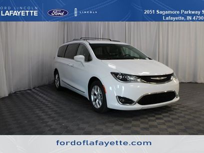 Used 2017 Chrysler Pacifica Touring-L Plus w/ Tire & Wheel Group