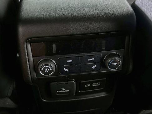 Used 2022 GMC Acadia SLT w/ Technology Package FWD image 34