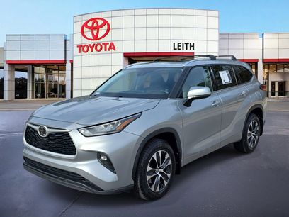 Used 2020 Toyota Highlander XLE