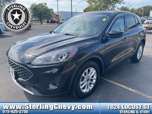 Used 2020 Ford Escape SE image 1