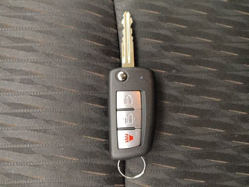 Used 2018 Nissan Rogue S FWD image 32