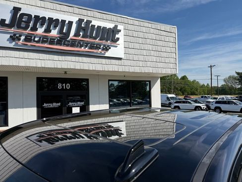 Used 2023 GMC Sierra 1500 AT4 w/ Technology Package image 11