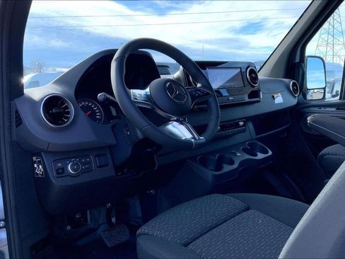 New 2025 Mercedes-Benz Sprinter 2500 image 8