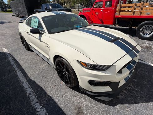 Used 2020 Ford Mustang Shelby GT350R w/ GT350R Equipment Group 920A image 3