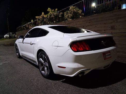 Used 2015 Ford Mustang Coupe w/ Equipment Group 051A RWD image 3