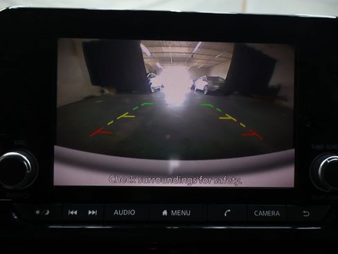 Used 2022 Nissan Pathfinder SV image 24