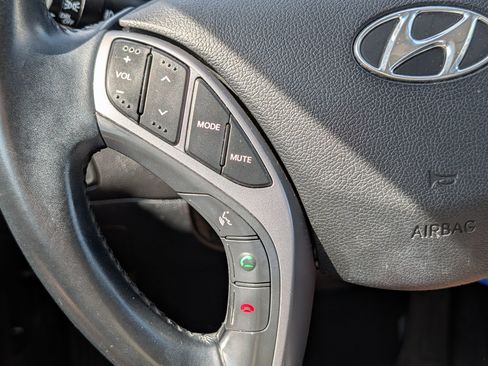 Used 2015 Hyundai Elantra SE w/ Option Group 03 FWD image 29
