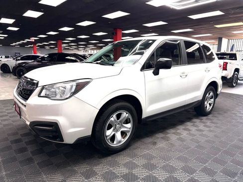Used 2018 Subaru Forester 2.5i AWD/4WD image 8