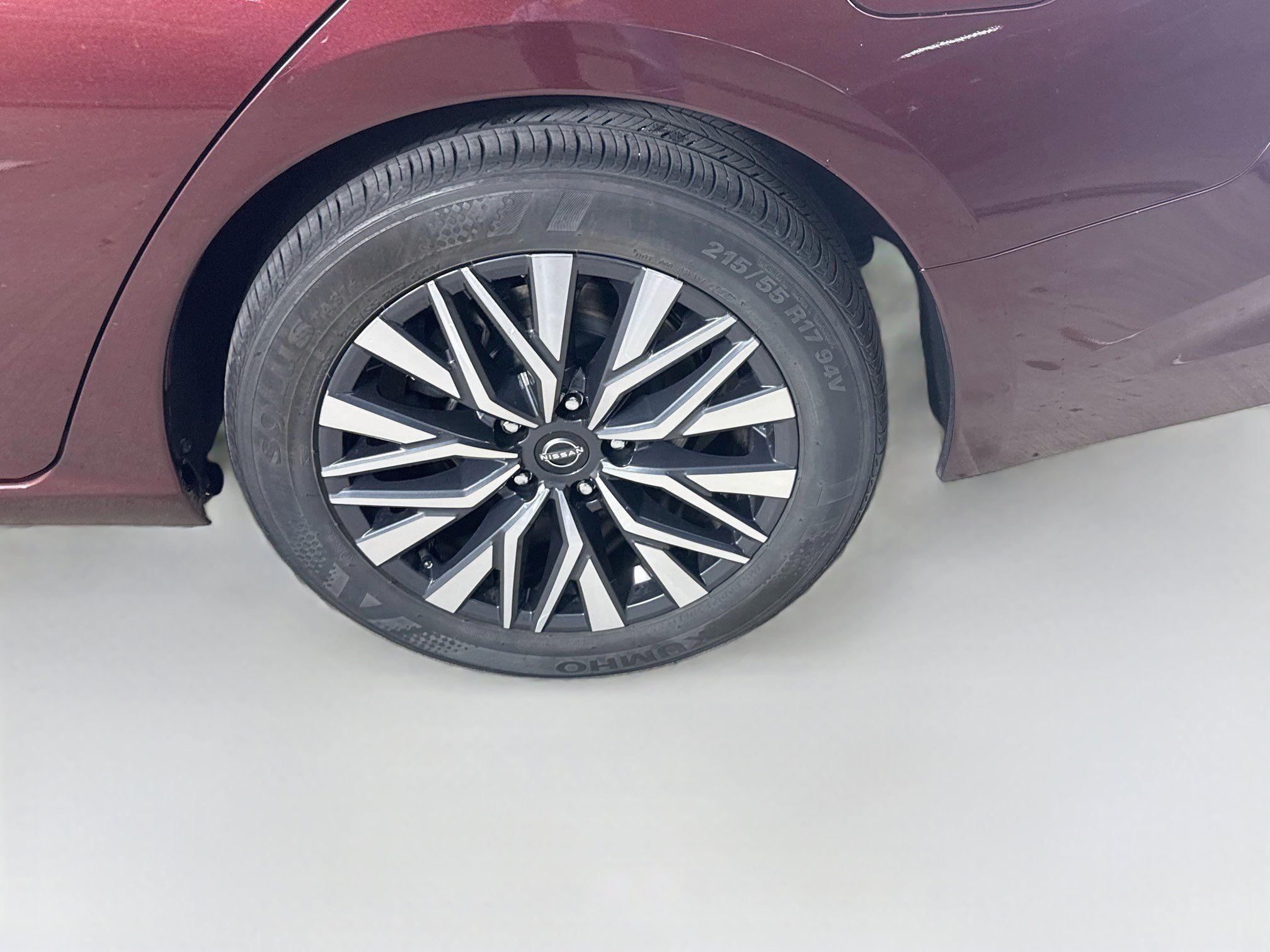 Used 2025 Nissan Altima 2.5 SV FWD image 35