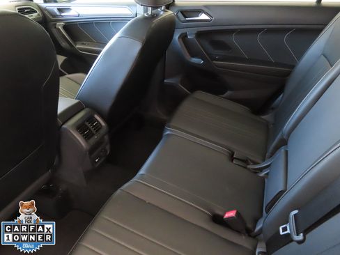 Used 2022 Volkswagen Tiguan SE R-Line image 24