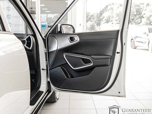 Used 2023 Kia Soul LX w/ Option Group 015 FWD image 37