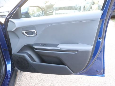New 2025 Kia K4 LXS image 9