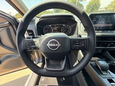 Used 2026 Nissan Rogue S FWD image 10