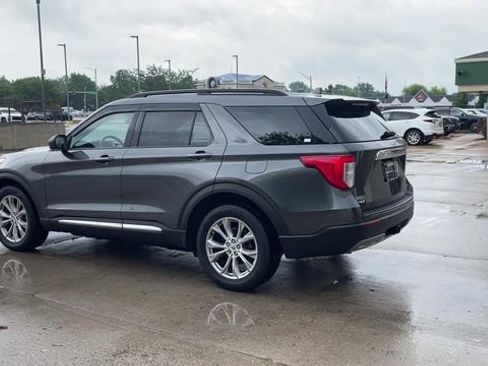 Used 2020 Ford Explorer XLT w/ Equipment Group 202A AWD/4WD image 6
