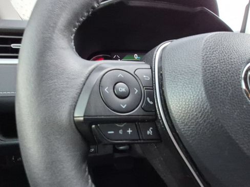 Used 2023 Toyota RAV4 XLE Premium FWD image 13