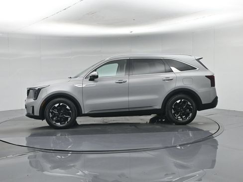 Used 2025 Kia Sorento S w/ Panoramic Sunroof Package FWD image 35