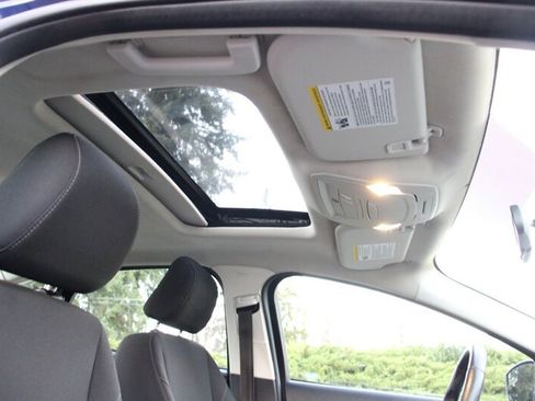 Used 2017 Ford Focus SEL w/ Cold Weather Package image 10