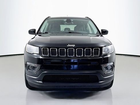 Used 2018 Jeep Compass Latitude w/ Popular Equipment Group AWD/4WD image 2