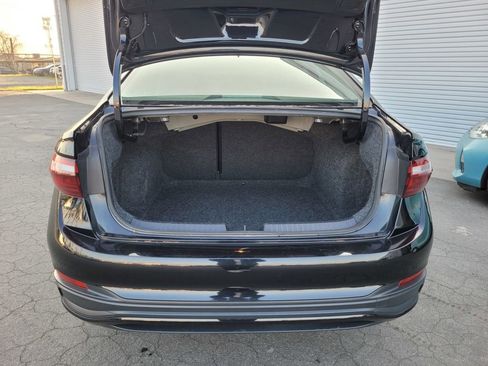 Used 2024 Volkswagen Jetta SE image 27