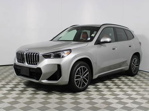 Used 2025 BMW X1 xDrive28i image 3