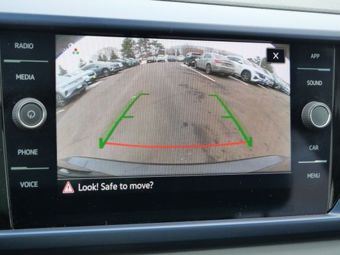 Certified 2023 Volkswagen Taos SE w/ Panoramic Sunroof Package image 35