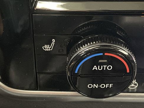 Used 2023 Nissan Rogue SL w/ SL Premium Package image 8