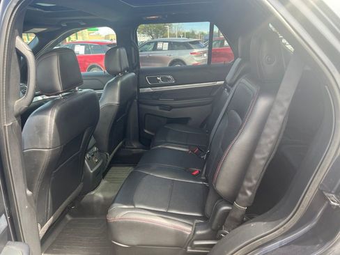 Used 2017 Ford Explorer Sport AWD/4WD image 11