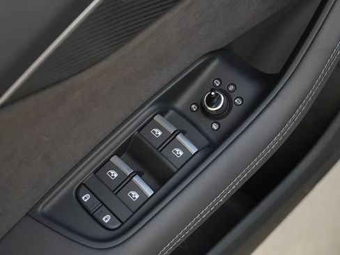 Used 2025 Audi SQ7 Prestige AWD/4WD image 21