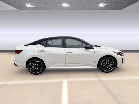 New 2025 Nissan Sentra SR image 8