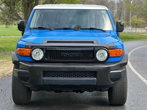 Used 2007 Toyota FJ Cruiser 2WD image 2