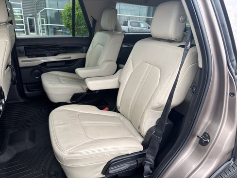 Used 2019 Ford Expedition Platinum AWD/4WD image 15