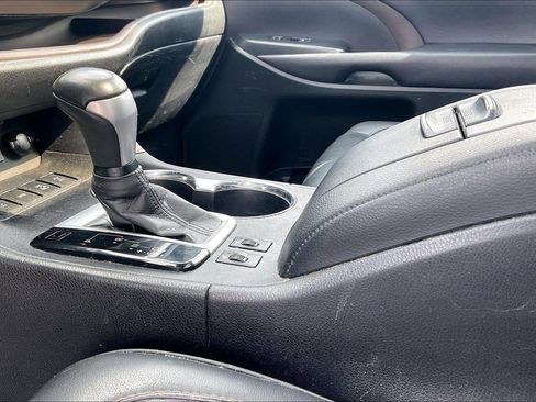 Used 2019 Toyota Highlander XLE AWD/4WD image 21