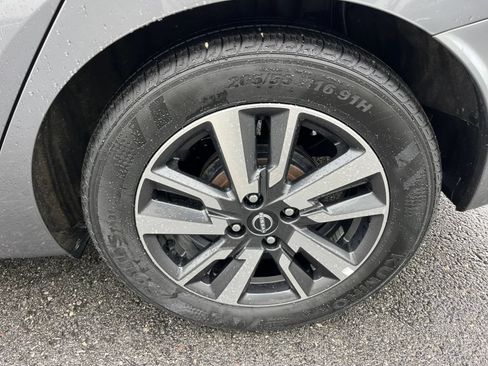 Used 2025 Nissan Versa SV FWD image 28