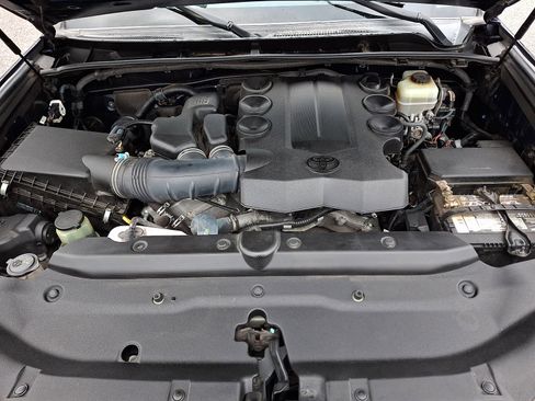 Used 2016 Toyota 4Runner Limited image 31