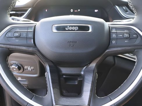 Used 2024 Jeep Grand Cherokee L Limited w/ Trailer Tow Package RWD image 22