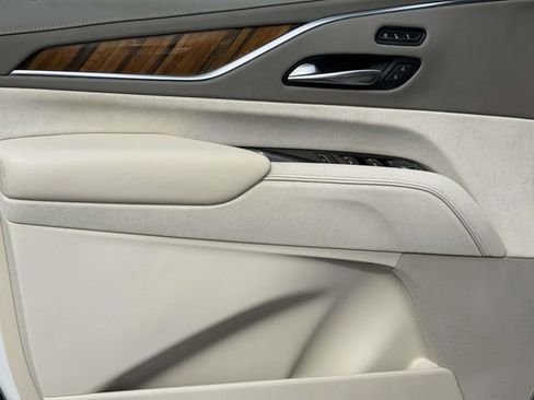 Used 2022 Cadillac Escalade Premium Luxury Platinum AWD/4WD image 10