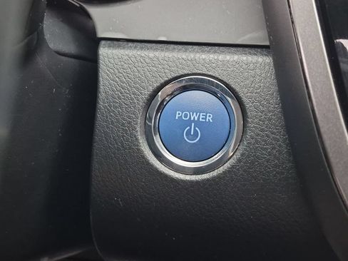 Used 2022 Toyota Camry SE FWD image 17