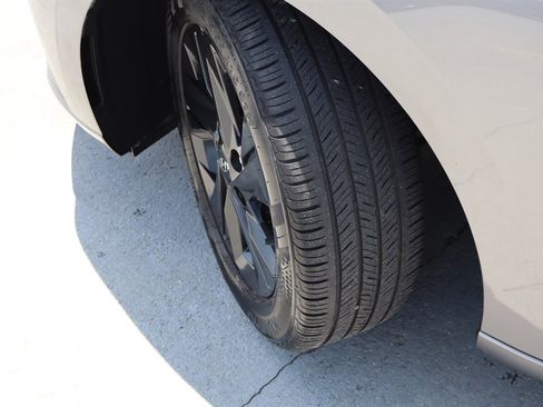 Used 2023 Hyundai Elantra SEL FWD image 10