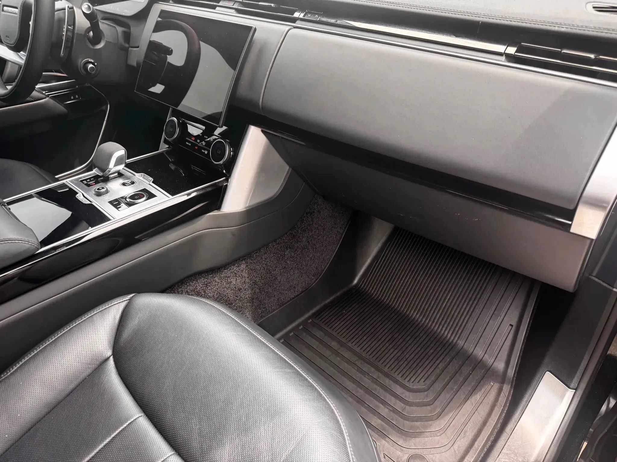Used 2023 Land Rover Range Rover SE AWD/4WD image 31