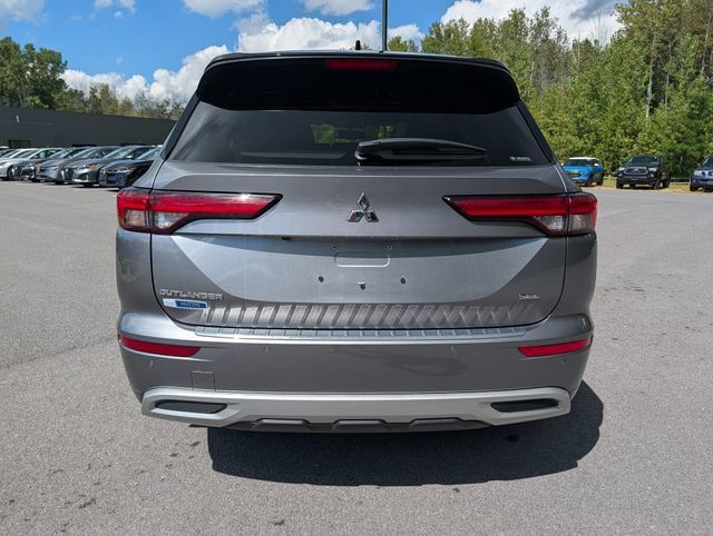 Used 2023 Mitsubishi Outlander SEL AWD/4WD image 4